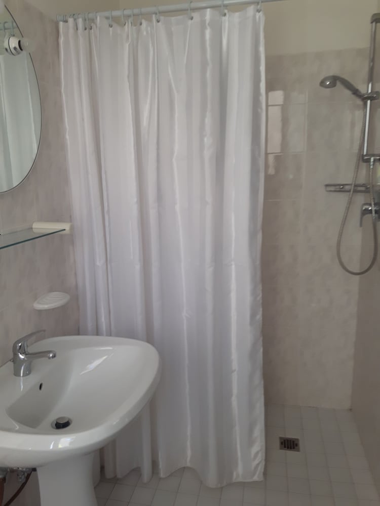 Family Double Room, Private Bathroom photo 3