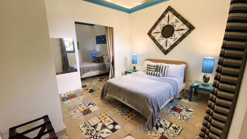 Junior Suite, 2 Queen Beds, Non Smoking, Private Bathroom photo 1