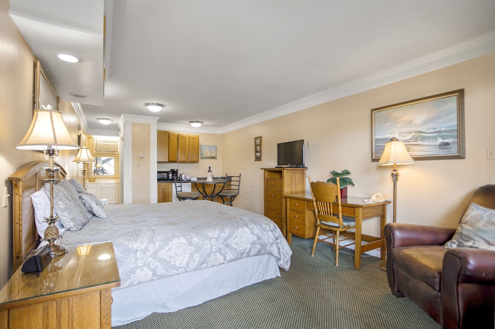 Deluxe Room, 1 King Bed, Non Smoking - Photo 1