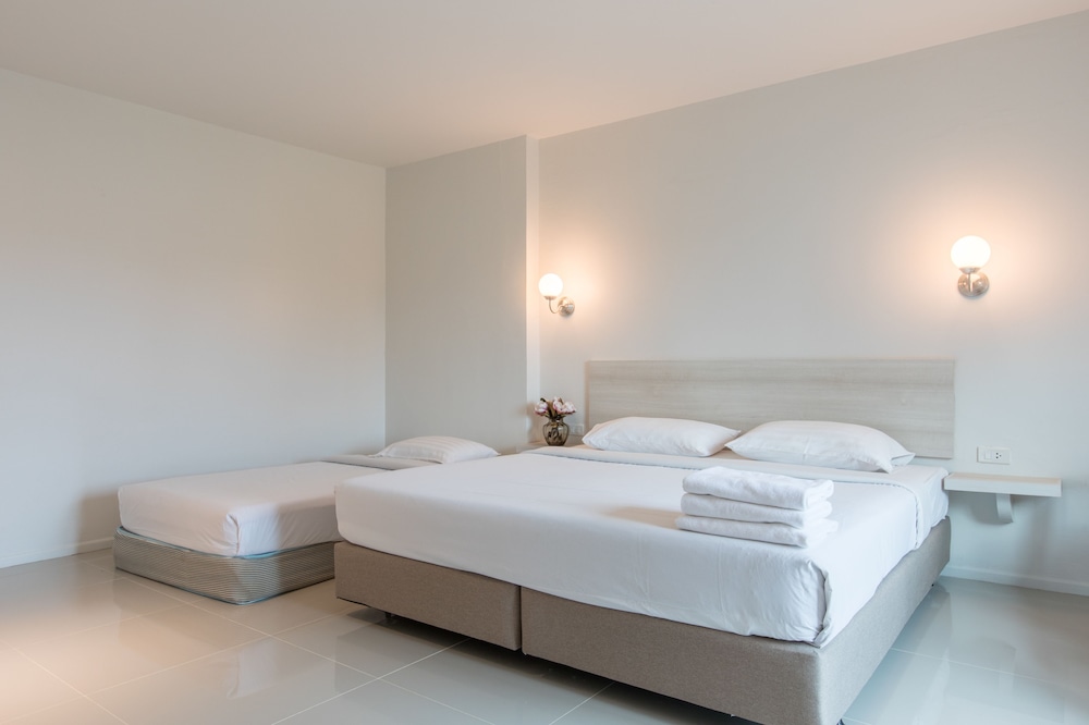 Standard Triple Room - Photo 2