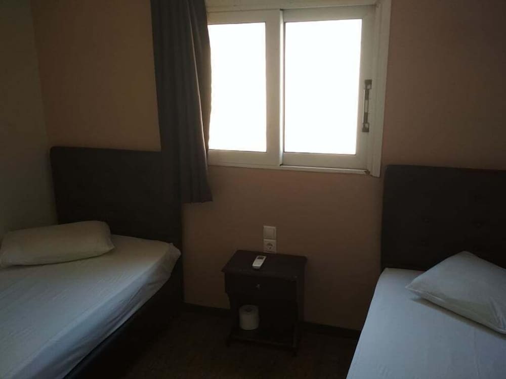 Basic Twin Room photo 1