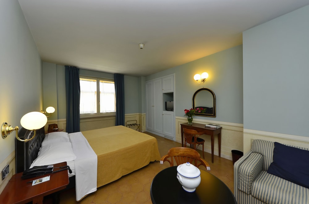Superior Double or Twin Room - Photo 7