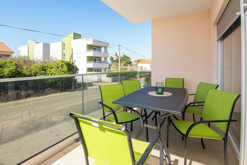 Comfort Apartment, Courtyard View