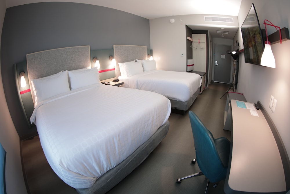 Standard Room, 2 Queen Beds - Photo 3