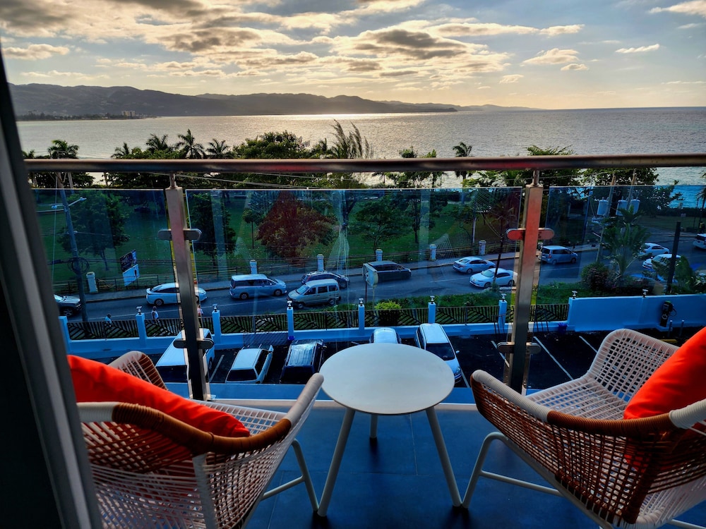 Superior Room, 1 King Bed, Non Smoking