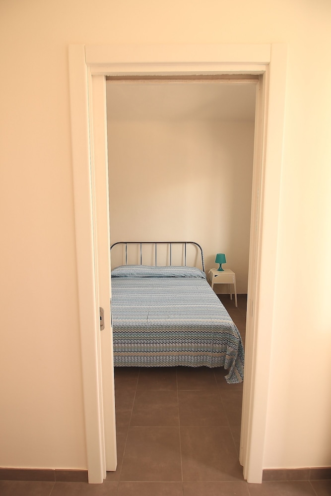 Apartment, 3 Bedrooms, 2 Bathrooms photo 3