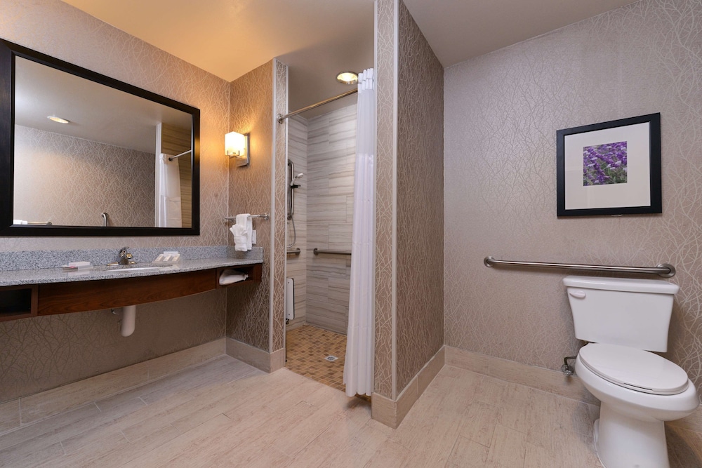 Suite, 2 Queen Beds, Accessible photo 2