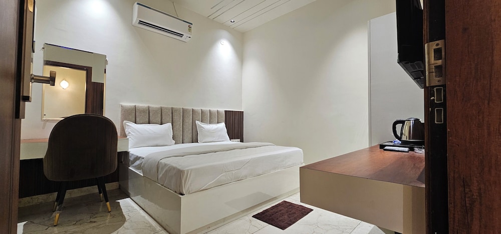 Deluxe Double Room photo 2