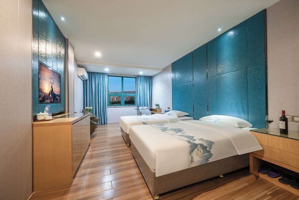Basic Twin Room, City View photo 1