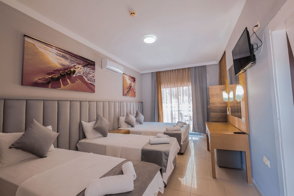Deluxe Quadruple Room
