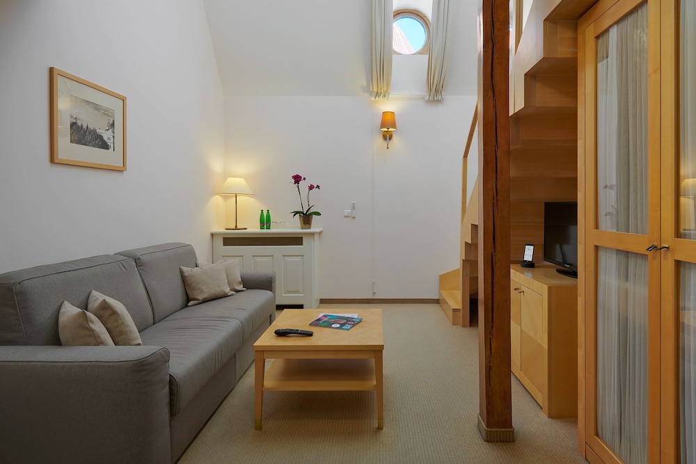 Attic Loft Deluxe Double Room thumbnail 5
