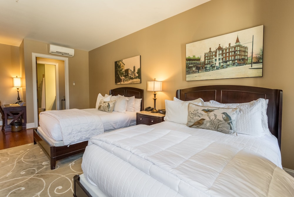 Standard Room, 2 Queen Beds (2)