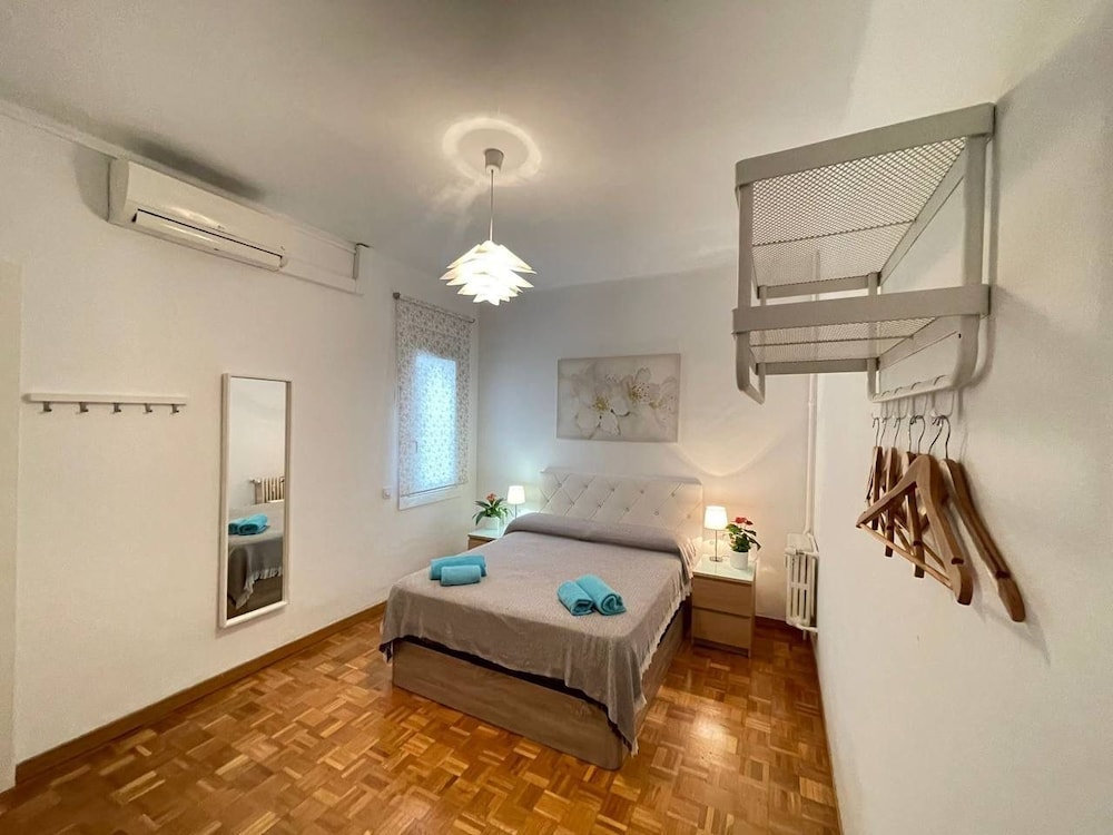 Basic Double Room, Shared Bathroom