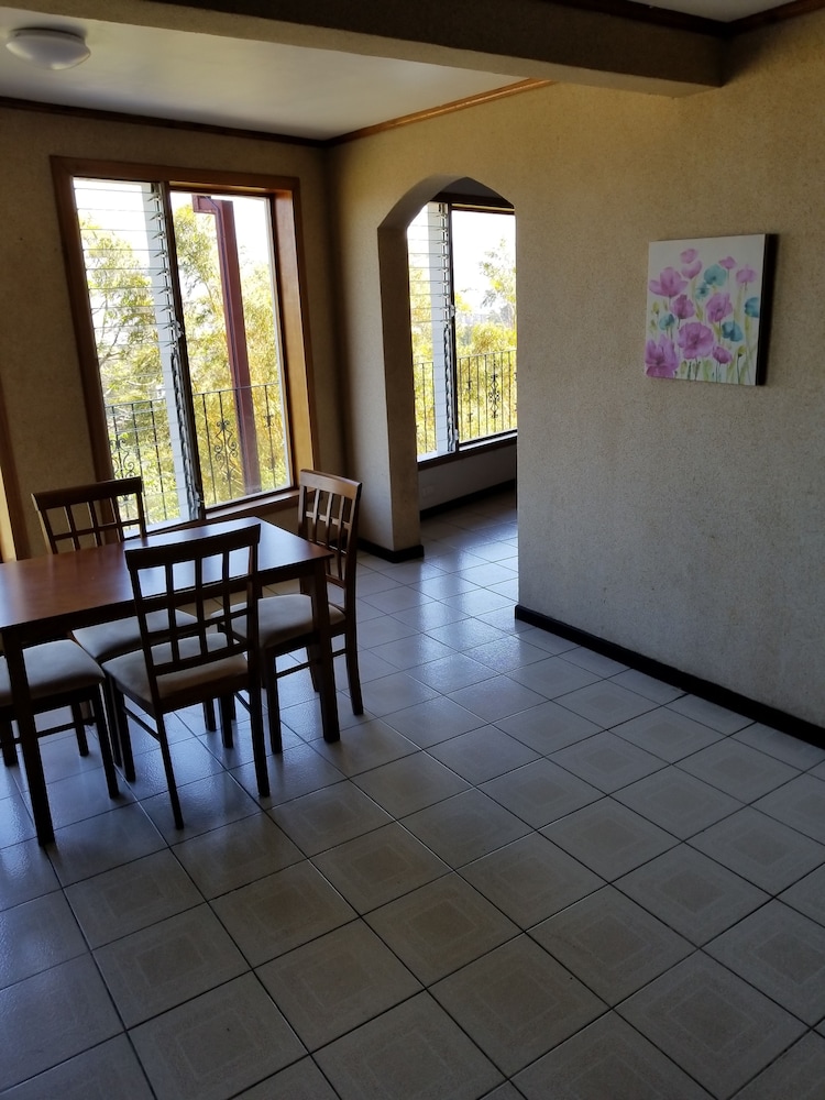 Deluxe Studio Suite, Multiple Beds, City View, Mountainside photo 3