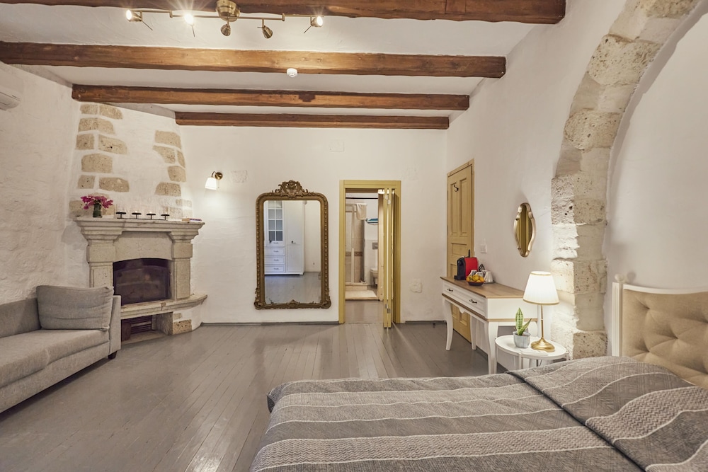 Quadruple Room, Connecting Rooms