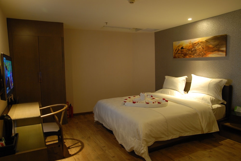 Deluxe King Bed Room