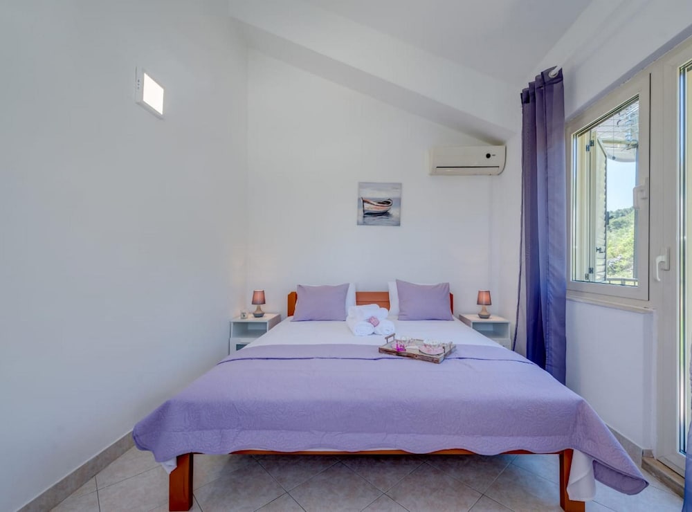 House (Three Bedroom Holiday Home)