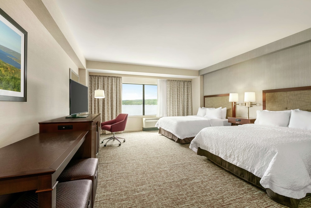 Room, 2 Queen Beds, Accessible, Lake View (w/ bathtub) photo 1