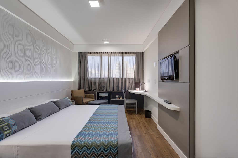 Deluxe Double Room, 1 King Bed photo 2