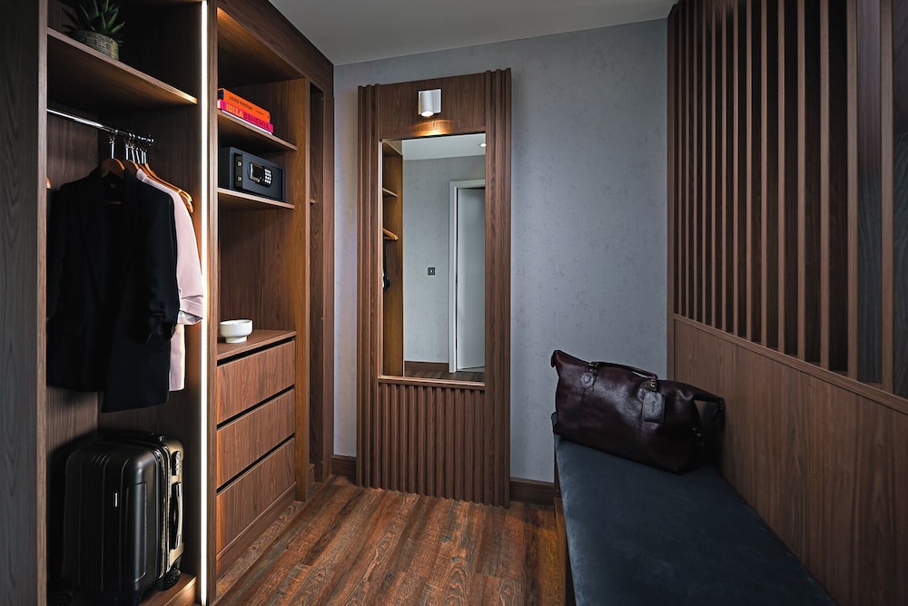Deluxe Balcony Room photo 2