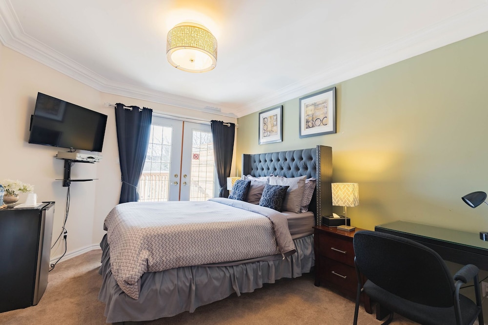Luxury Double Room, Ensuite, Pool View (Upper Floor) photo 1