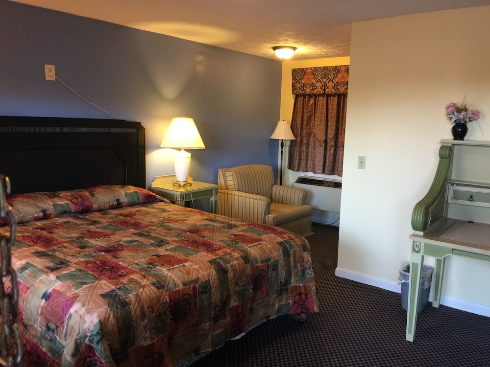 Standard Room, 1 King Bed photo 3