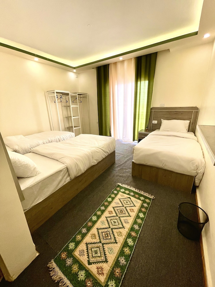 Deluxe Double or Twin Room photo 3