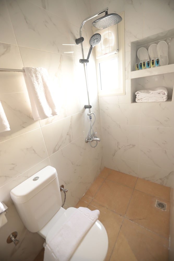 Standard Triple Room - Photo 3