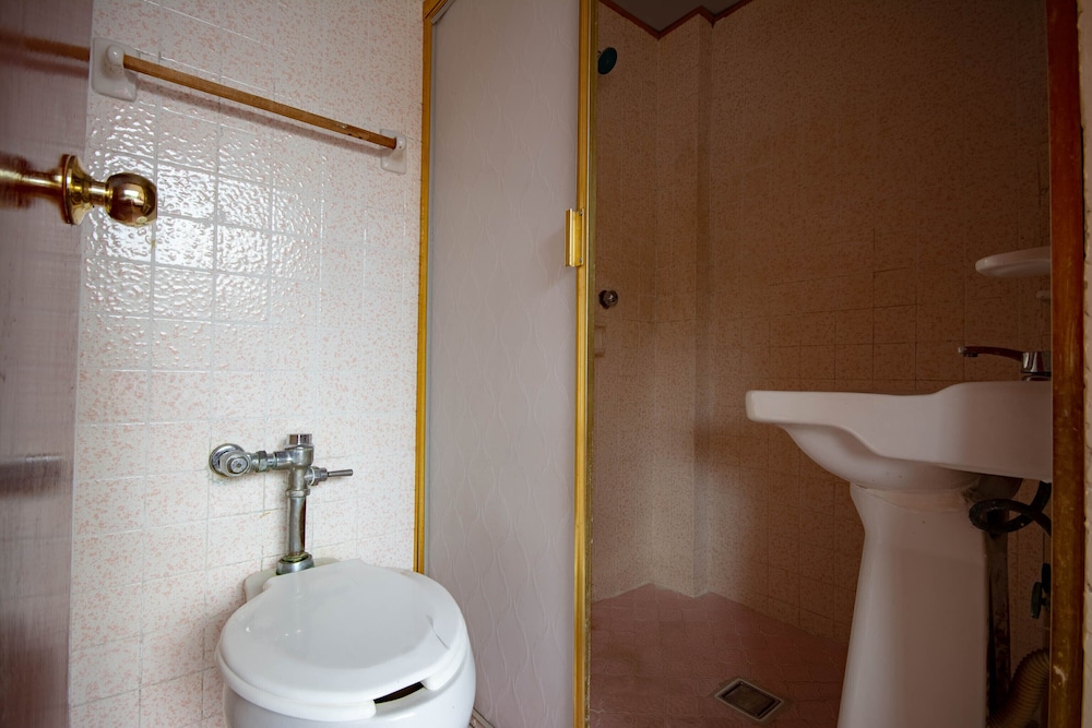 Standard Triple Room - Photo 6