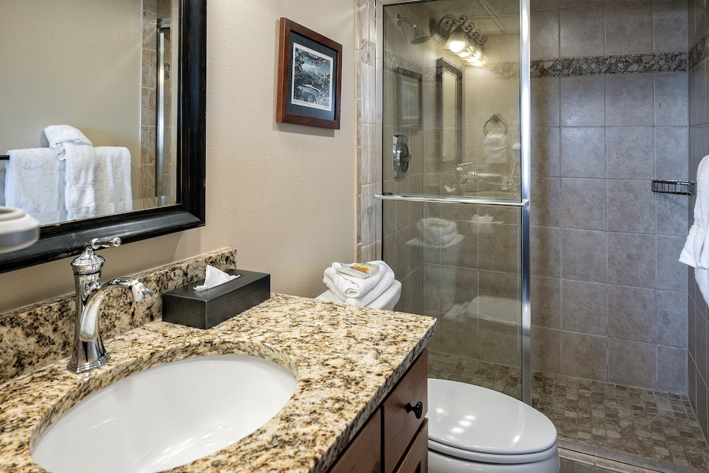 Suite, 2 Bedrooms, 2 Bathrooms - Photo 23