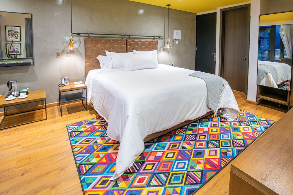 Standard Room, 1 King Bed