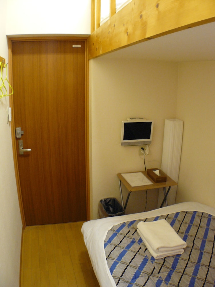 Twin Room, Non Smoking, Shared Bathroom (Bunk bed) photo 2