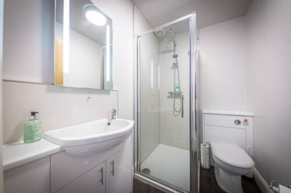 Twin Room, Partial Sea View (In Uig Lodge) photo 2