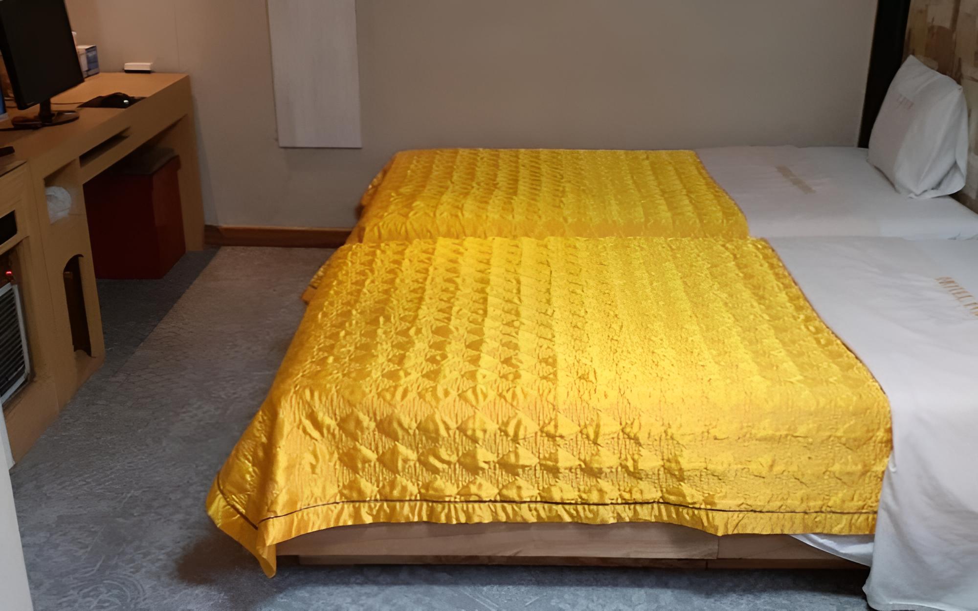 Room (Twin) - Photo 1