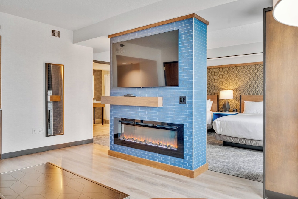 Grand Suite, 2 Queen Beds, Non Smoking photo 2