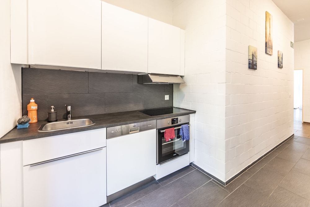 Basic Double Room, Non Smoking (Yellow Inn 21) - Photo 12