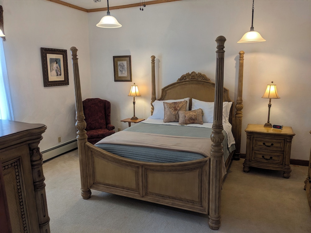 Room, 1 Queen Bed, Non Smoking, Private Bathroom