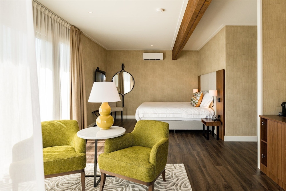 Deluxe Studio Suite