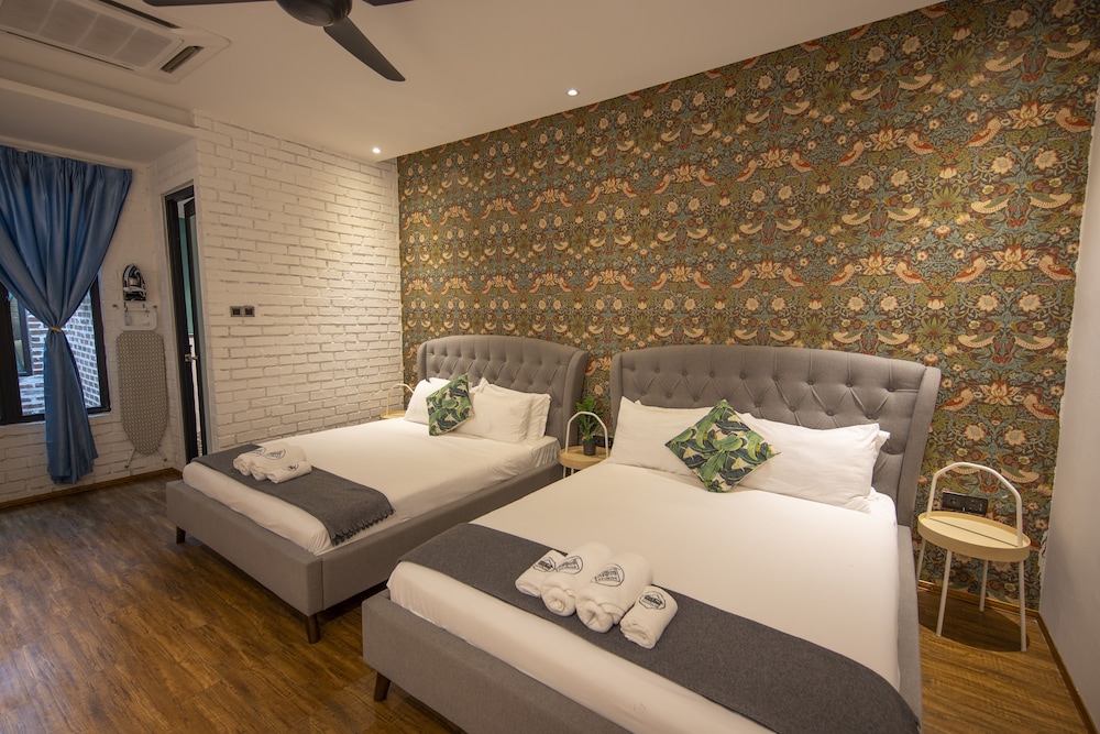 Family Room - Photo 9