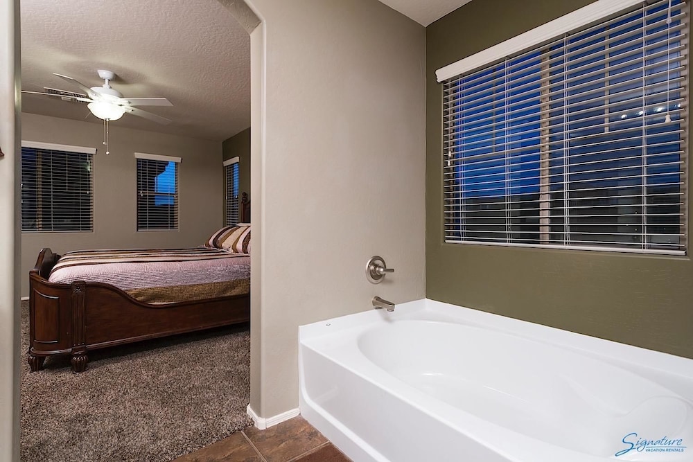Condo, 4 Bedrooms, Pool View photo 2