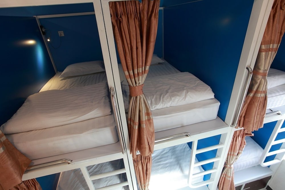 1 bed in 8-bed dormitory (mixed) photo 3