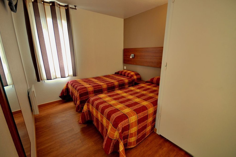 Standard Room, 2 Twin Beds photo 2