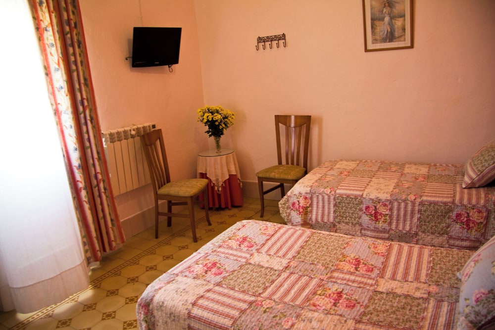Quadruple Room photo 2
