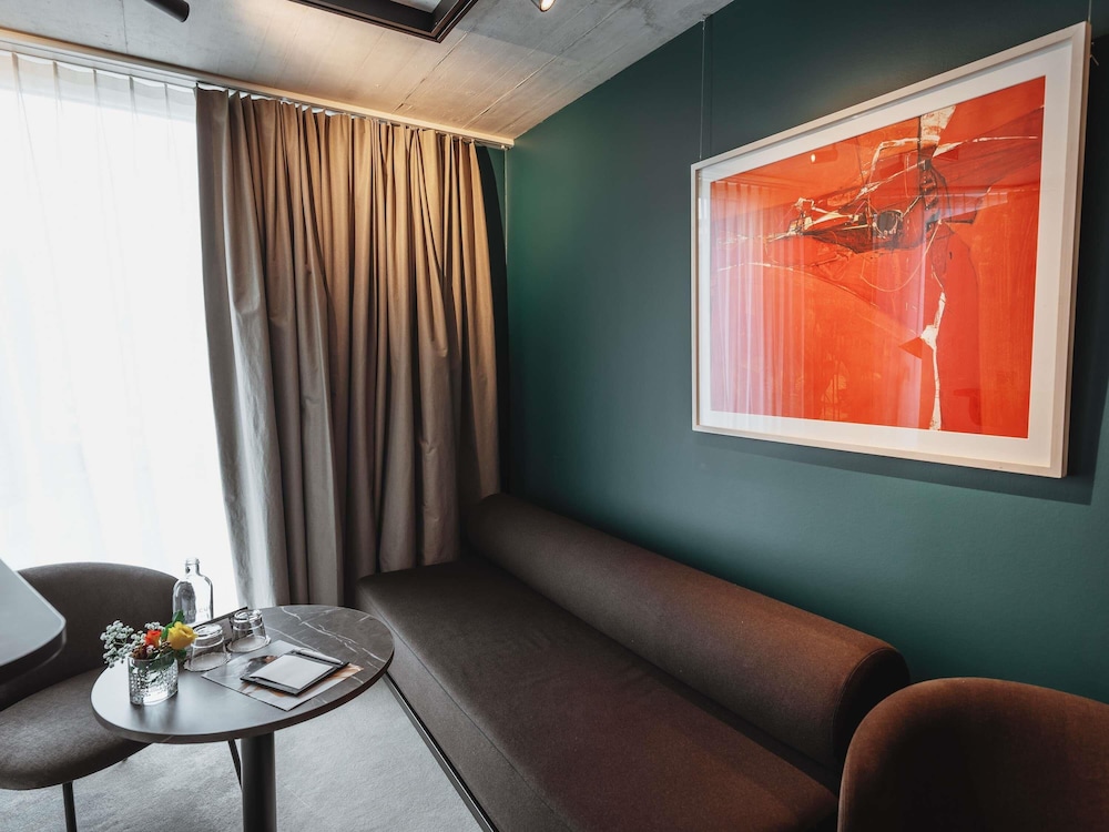 Junior Suite, 1 King Bed with Sofa bed (Lounge) - Photo 2