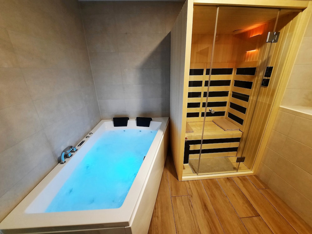 Luxury Studio Suite photo 3
