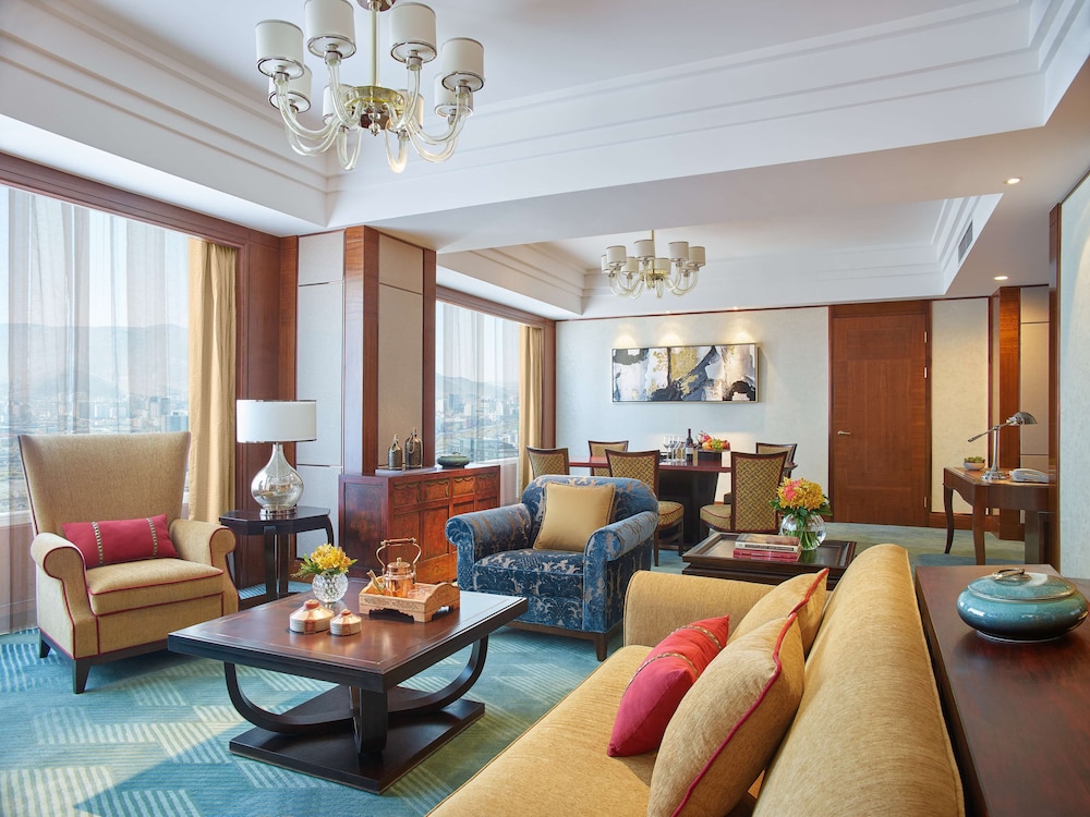 Suite (Specialty)