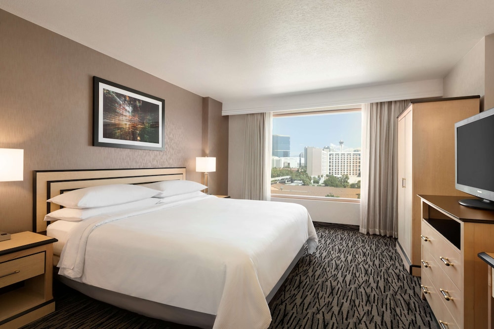 Suite, 1 King Bed, Non Smoking photo 3