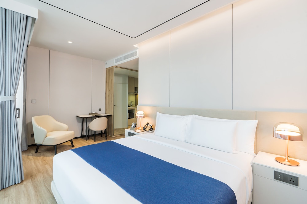 Premier Double Room, City View - Photo 8