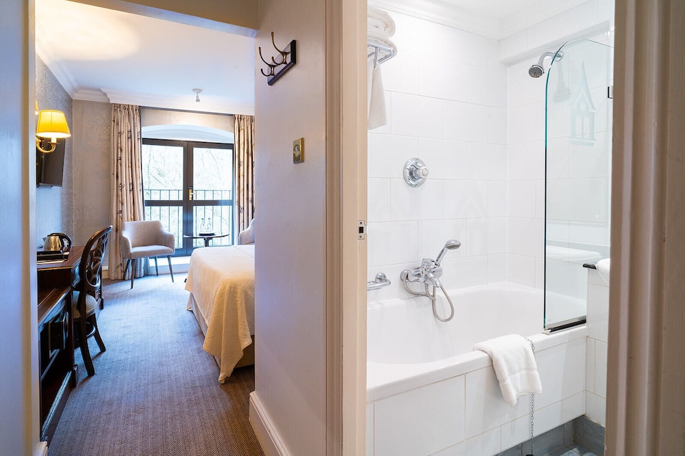 Standard Double or Twin Room photo 2