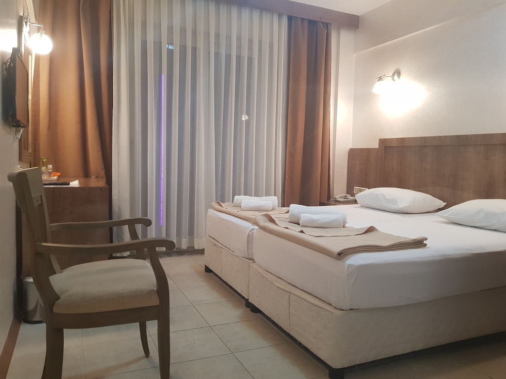 Economy Room